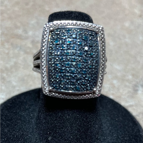 Diamond Blue Pompadour Ring. Size 6. Rhodium over 925 SS Gorgeous setting. - Picture 5 of 10